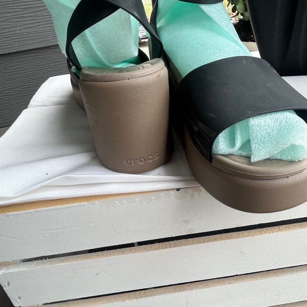 CROCS Black and Tan Wedge Sandals - Picture 5 of 6